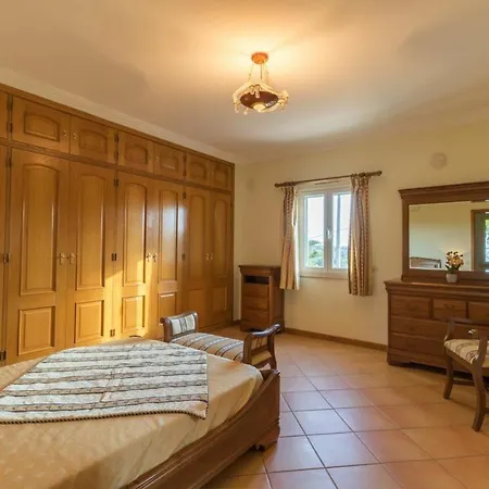 Vila Guia Sleeps 8 Pool Air Con Wifi Guia (Faro)