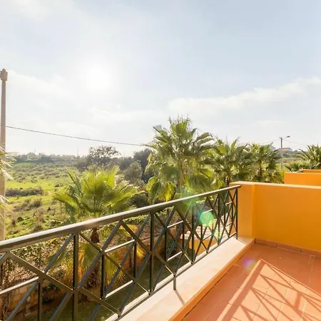 Vila Guia Sleeps 8 Pool Air Con Wifi *